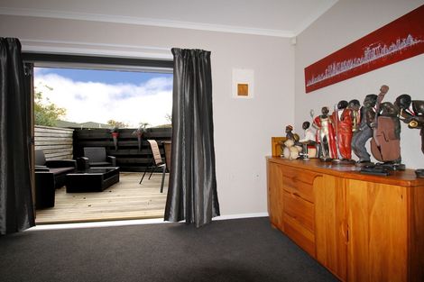 Photo of property in 18 Edwards Place, Terrace End, Palmerston North, 4410