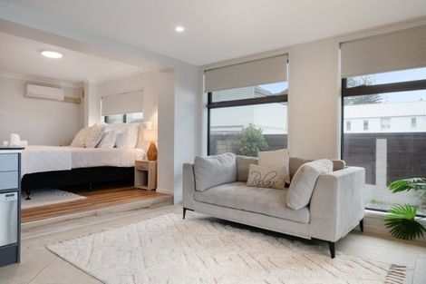 Photo of property in 30 Marine Parade, Mount Maunganui, 3116