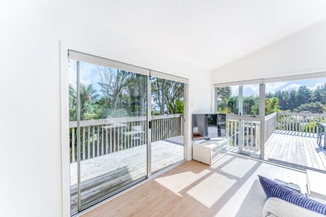 Photo of property in 188 Motutara Road, Muriwai, Waimauku, 0881