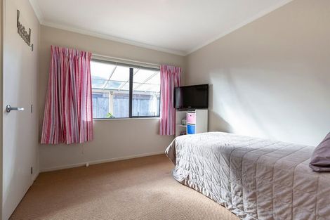 Photo of property in 5 Puketi Lane, Waiuku, 2123