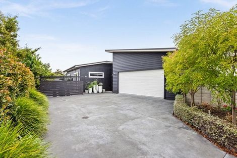 Photo of property in 18a Cambridge Terrace, Taradale, Napier, 4112