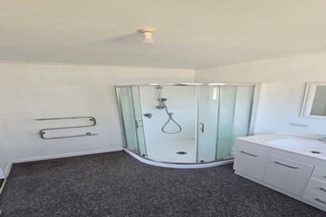 Photo of property in 10 Middlesex Place, Northland, Wellington, 6012