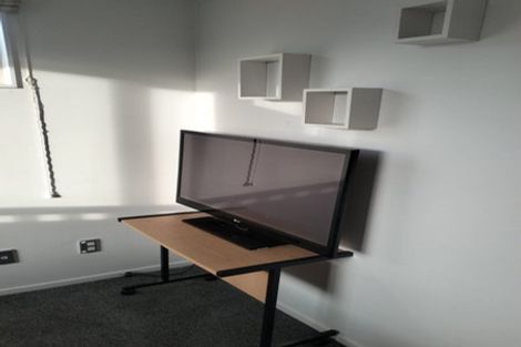 Photo of property in 5a Harry Ward Place, Henderson, Auckland, 0610