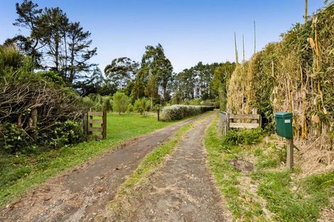 Photo of property in 164 Cross Road, Lepperton, New Plymouth, 4373