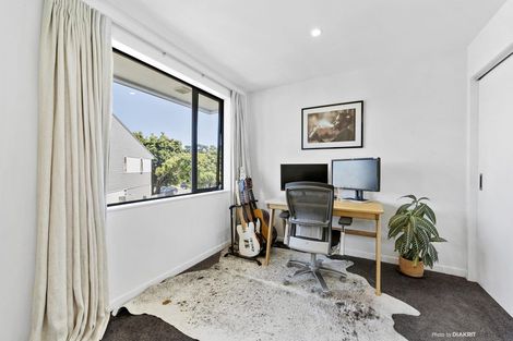 Photo of property in 2u7 Stone Street, Miramar, Wellington, 6022