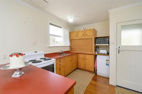 Photo of property in 17 Skerman Street, Marton, 4710