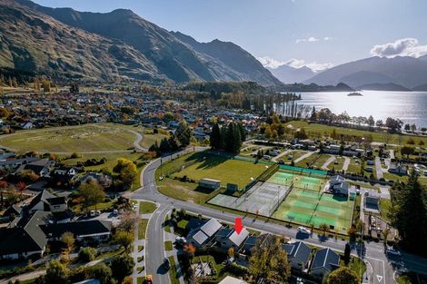 Photo of property in 206 Warren Street, Wanaka, 9305