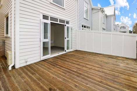 Photo of property in Pirie Street Townhouses, 35/35 Pirie Street, Mount Victoria, Wellington, 6011