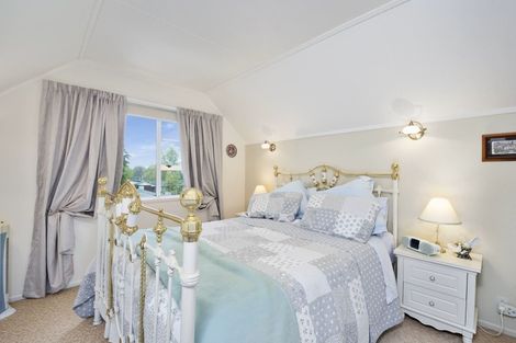 Photo of property in 8 Gradwell Place, Two Mile Bay, Taupo, 3330