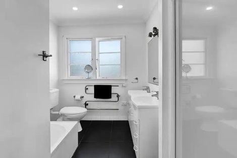 Photo of property in 85 Puriri Street, Hawera, 4610