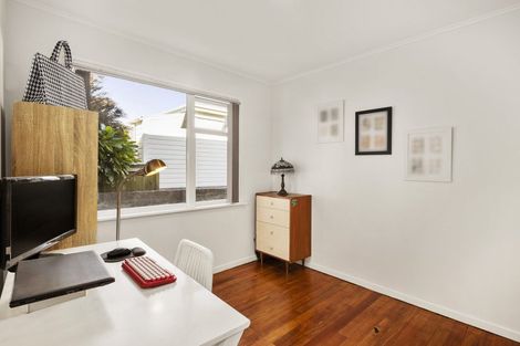 Photo of property in 139u7 Queens Drive, Lyall Bay, Wellington, 6022