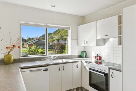 Photo of property in 27 Villa Grove, Paraparaumu, 5032