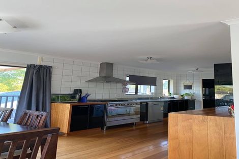 Photo of property in 72a Borich Road, Sunnyvale, Auckland, 0612