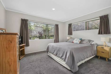 Photo of property in 1 Marbella Drive, Massey, Auckland, 0614