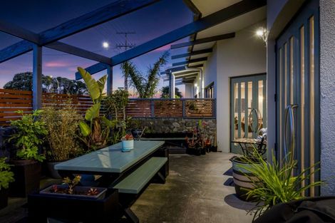 Photo of property in Headlands Opunake, 32 Fox Street, Opunake, 4616