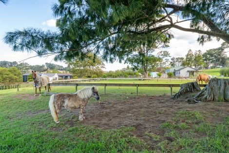 Photo of property in 104 Awa Road, Kumeu, 0891
