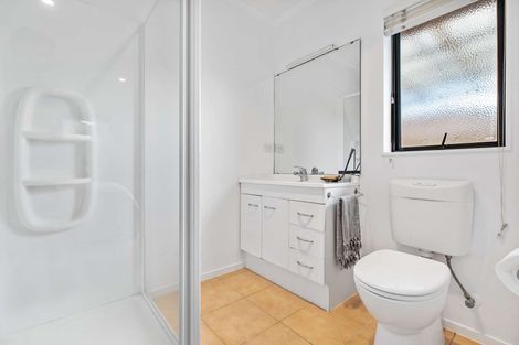 Photo of property in 9 Croftview Road, Wattle Downs, Auckland, 2103