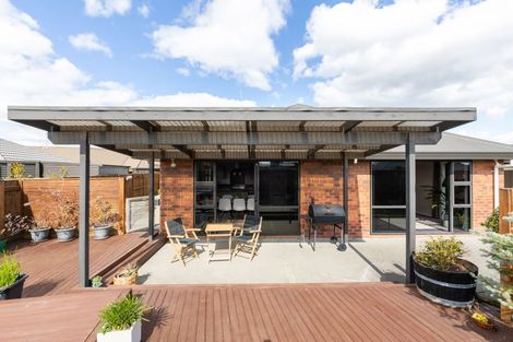 Photo of property in 7 Medallion Court, Kelvin Grove, Palmerston North, 4414