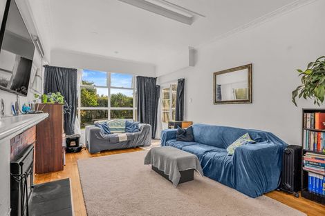 Photo of property in 35 De Lautour Road, Inner Kaiti, Gisborne, 4010