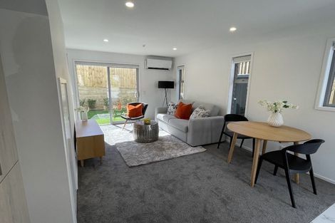 Photo of property in 5/6 St Leonards Road, Kelston, Auckland, 0602