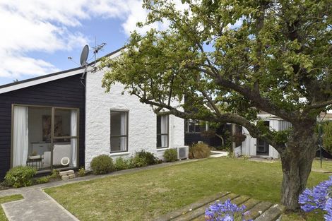 Photo of property in 2/3 Wanstead Place, Woolston, Christchurch, 8062