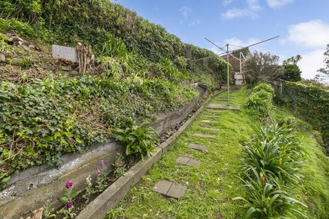 Photo of property in 15f2 Sutherland Crescent, Melrose, Wellington, 6023