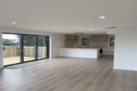 Photo of property in 9a Edwards Avenue, Henderson, Auckland, 0610