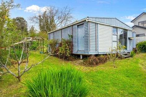 Photo of property in 5 Crystal Avenue, Glendene, Auckland, 0602