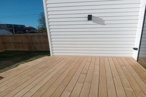 Photo of property in 216b Lake Road, Northcote, Auckland, 0627