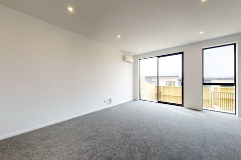 Photo of property in 12/62u Spenmoor Street, Newlands, Wellington, 6037