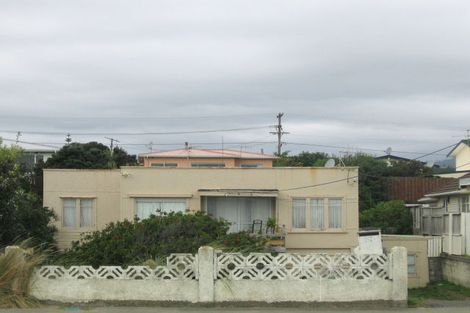 Photo of property in 71 Marine Parade, Paraparaumu Beach, Paraparaumu, 5032