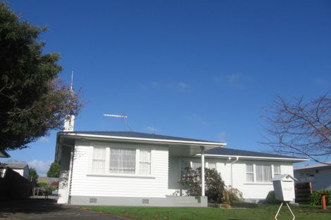 Photo of property in 16 Somerset Crescent, Highbury, Palmerston North, 4412
