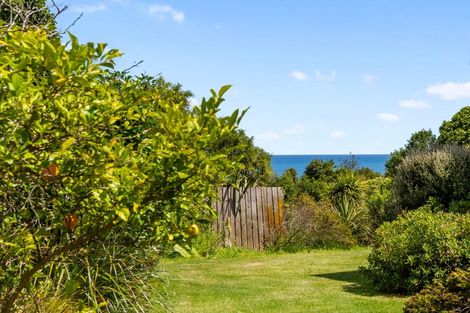 Photo of property in 19 Ngaparaoa Drive, Maketu, 3189