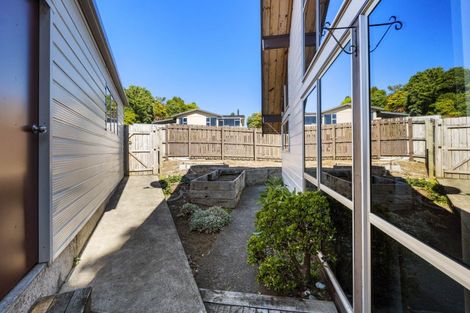 Photo of property in 14 Fairfax Terrace, Frankleigh Park, New Plymouth, 4310
