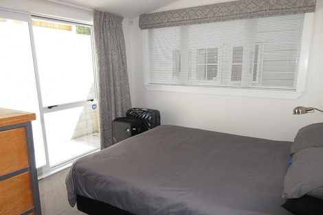 Photo of property in 10 Stanley Street, Berhampore, Wellington, 6023