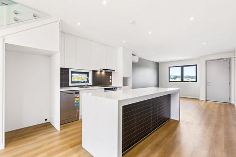 Photo of property in 35 Otuwairoa Esplanade, Opaheke, 2113