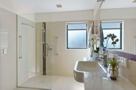 Photo of property in 7 Matata Place, Waikanae, 5036