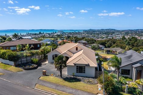 Photo of property in 26 Savoy Road, Orewa, 0931