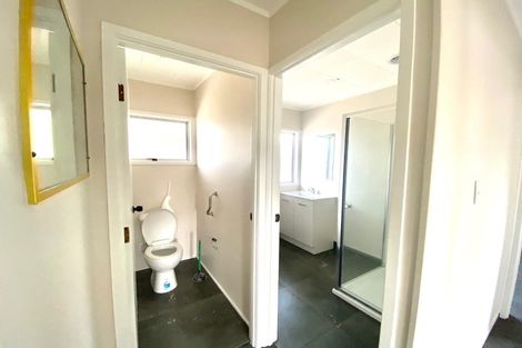 Photo of property in 3 Sabana Place, Unsworth Heights, Auckland, 0632