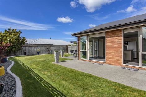 Photo of property in 60 Oakwood Drive, Rangiora, 7400