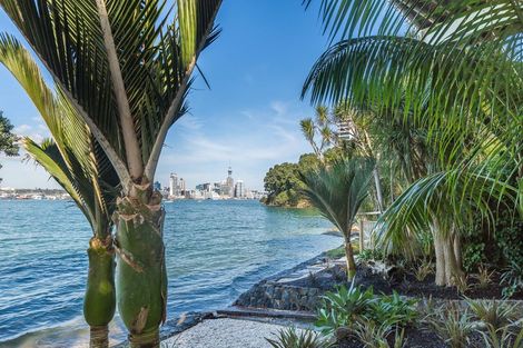 Photo of property in 15/1a Stanley Point Road, Stanley Point, Auckland, 0624
