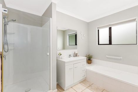 Photo of property in 3 Gybe Place, Whitby, Porirua, 5024