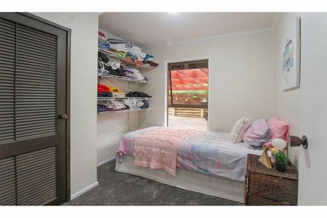 Photo of property in 74 Roberts Road, Glenfield, Auckland, 0629