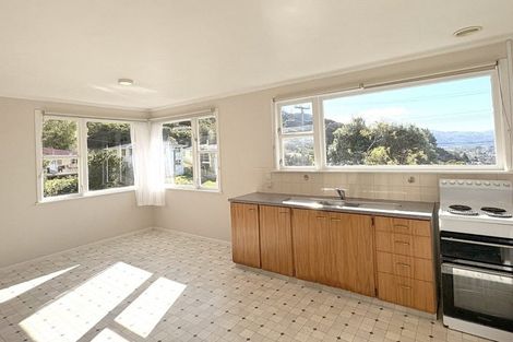 Photo of property in 1 Holmes Grove, Naenae, Lower Hutt, 5011