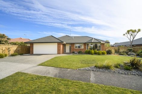 Photo of property in 5 Sycamore Crescent, Fitzherbert, Palmerston North, 4410