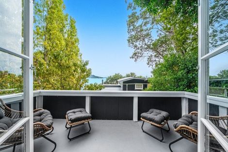 Photo of property in 120 Kawakawa Bay Coast Road, Kawakawa Bay, Papakura, 2585
