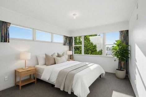 Photo of property in 31 Link Road, Newlands, Wellington, 6037