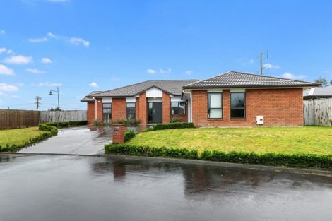 Photo of property in 214 Saint James Drive, Huntington, Hamilton, 3210