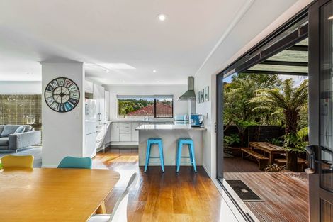 Photo of property in 33 Taipari Road, Te Atatu Peninsula, Auckland, 0610