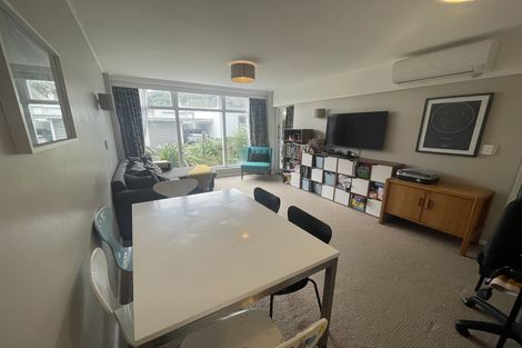 Photo of property in 4f5 Claremont Grove, Mount Victoria, Wellington, 6011